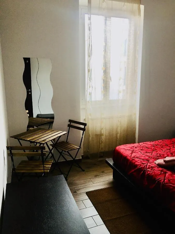 Roma House Alessandrino 0*, Rome